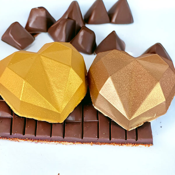 Coração Lapidado Dourado de  de Chocolate ao Leite Recheado