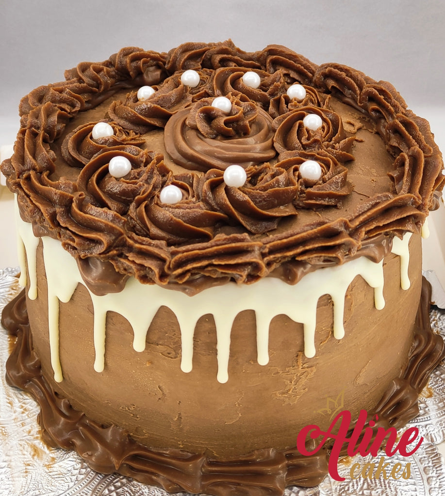 decoração de bolo masculino simples, com drip cake